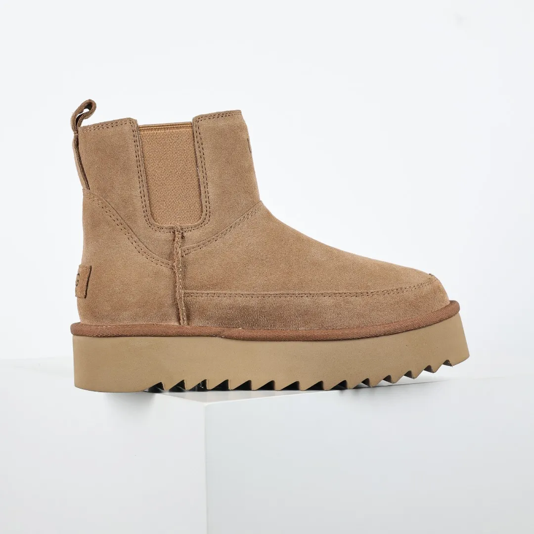 Pick up locally 💰640 Core recommendation with good price In recent years, uug has launched a series of styles, which are partially geared towards the preferences of young consumers and have also moved to the forefront of fashion trends. Shoe body material: water-repellent coated suede upper, 17mm UGGPURE™ implanted wool insole, lightweight non-slip and comfortable rubber outsole, with brand LOGO and trademark, with full packaging Size: 35 36 37 38 39 40